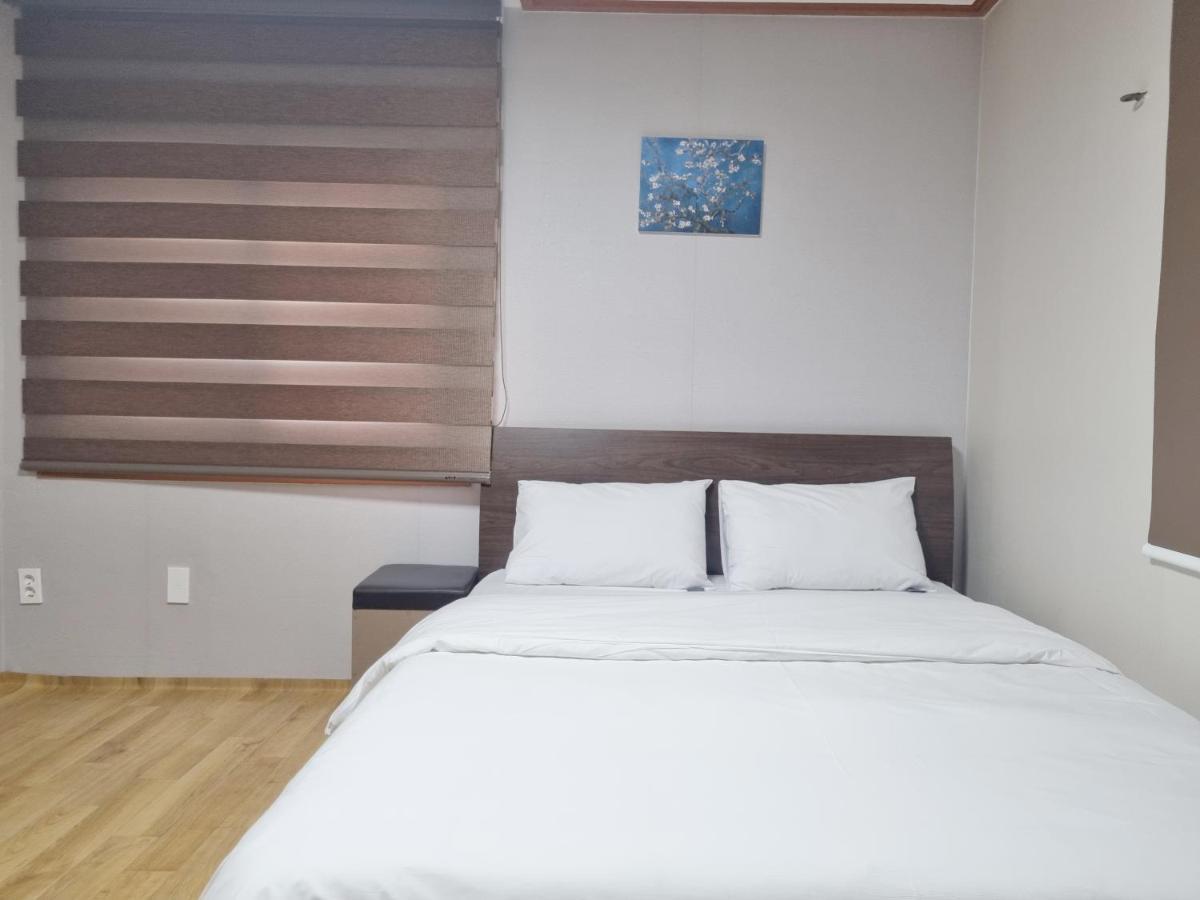 Charlie Hotel Csedzsu Kültér fotó