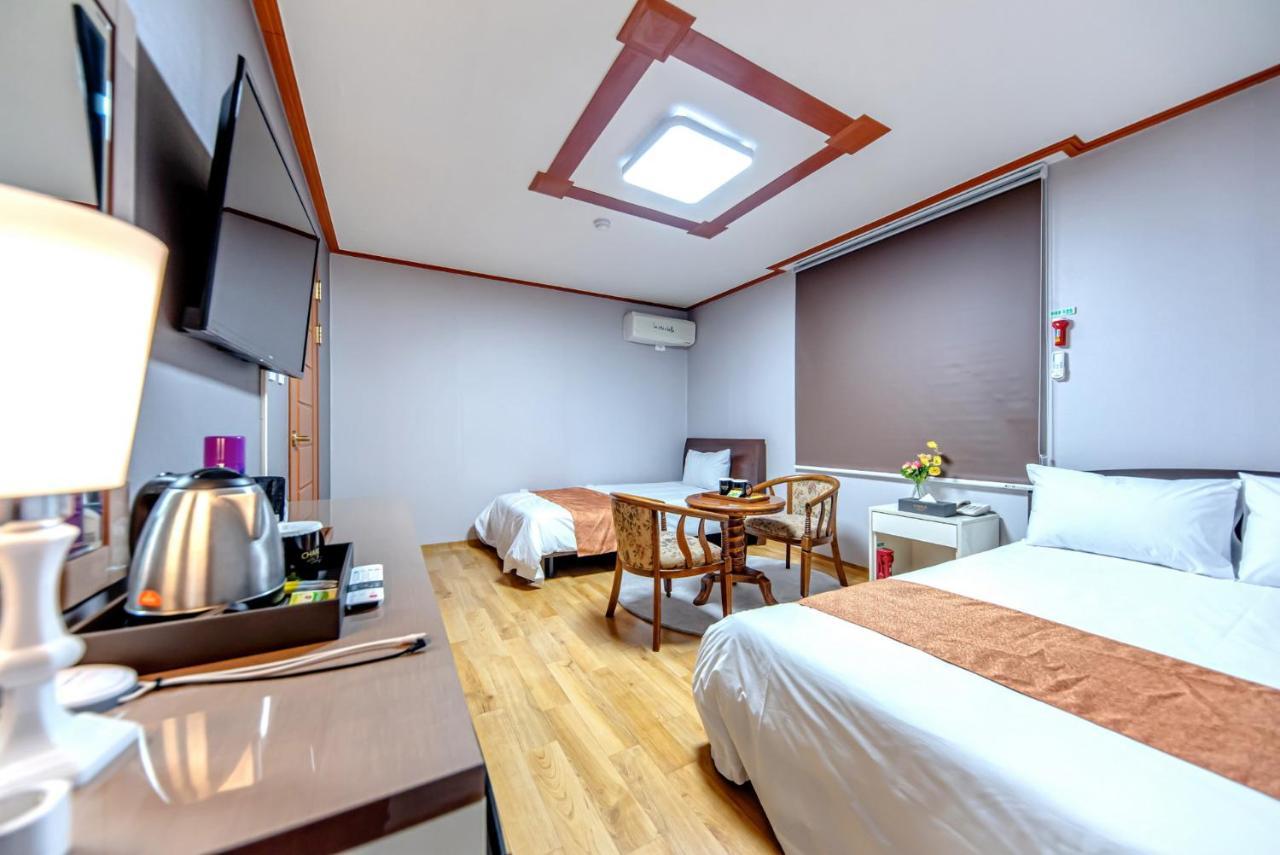 Charlie Hotel Csedzsu Kültér fotó