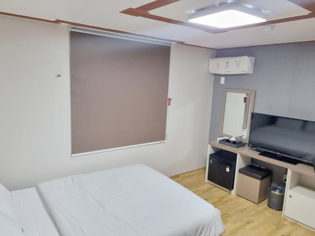 Charlie Hotel Csedzsu Kültér fotó