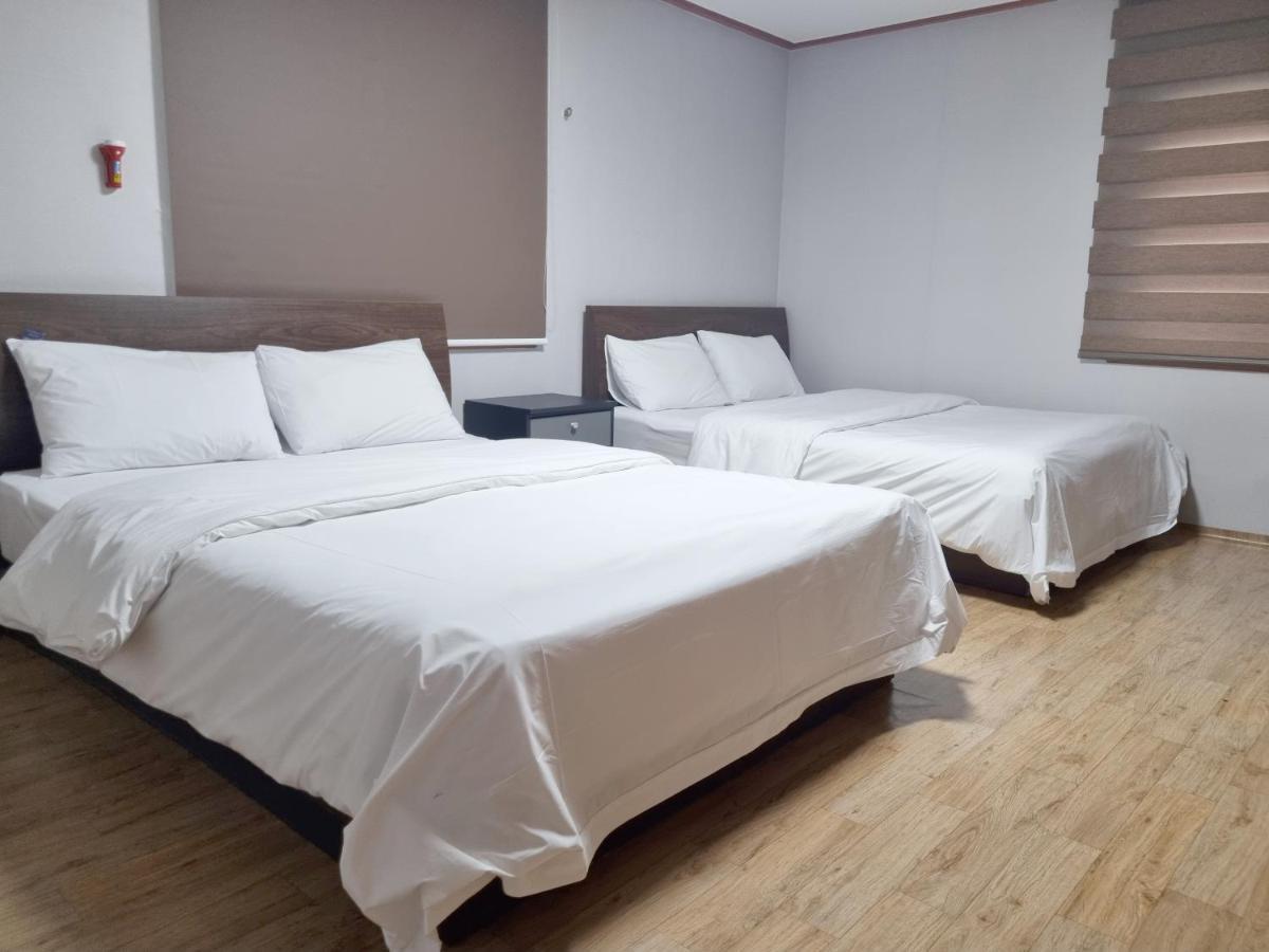 Charlie Hotel Csedzsu Kültér fotó