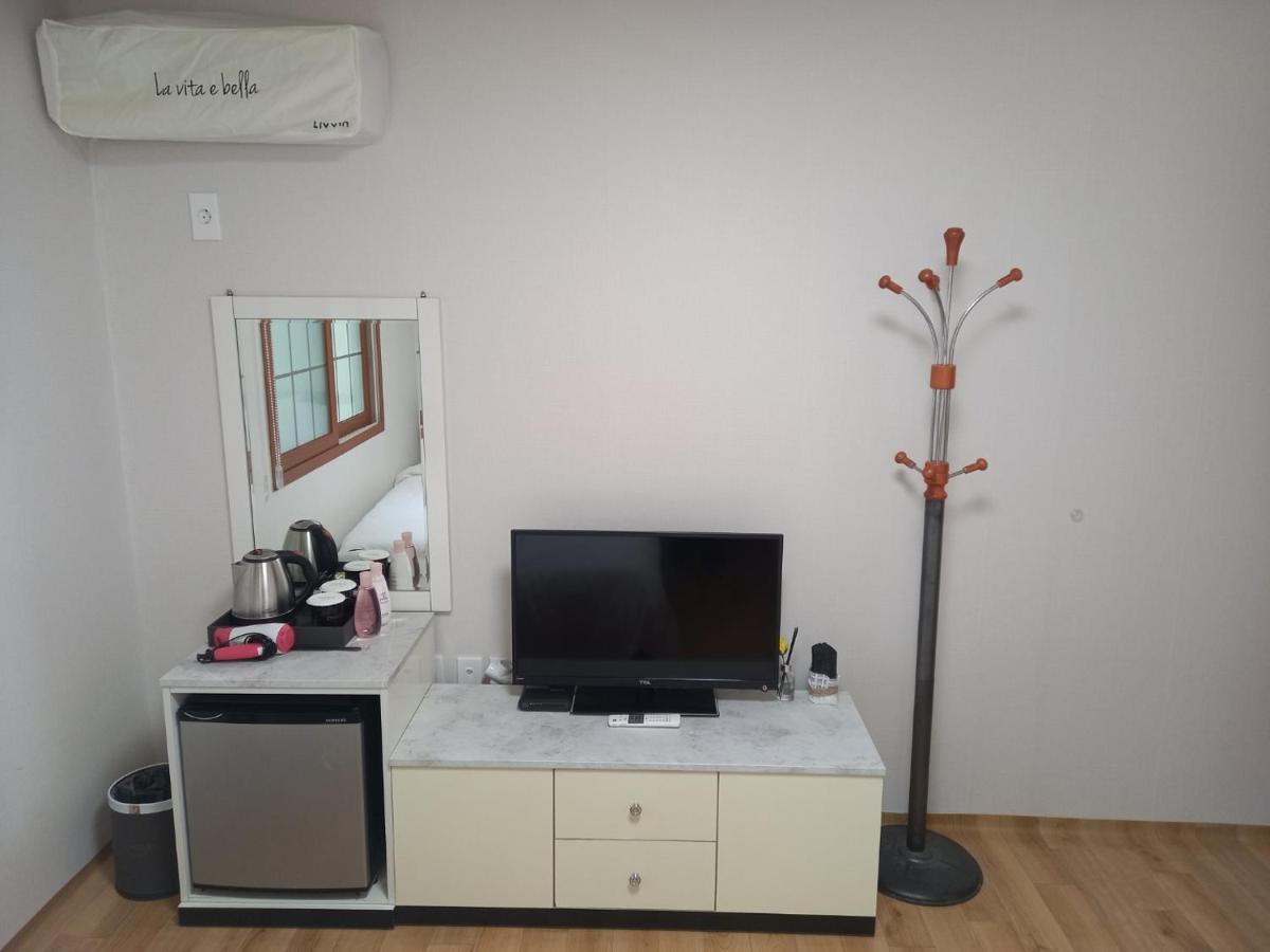 Charlie Hotel Csedzsu Kültér fotó